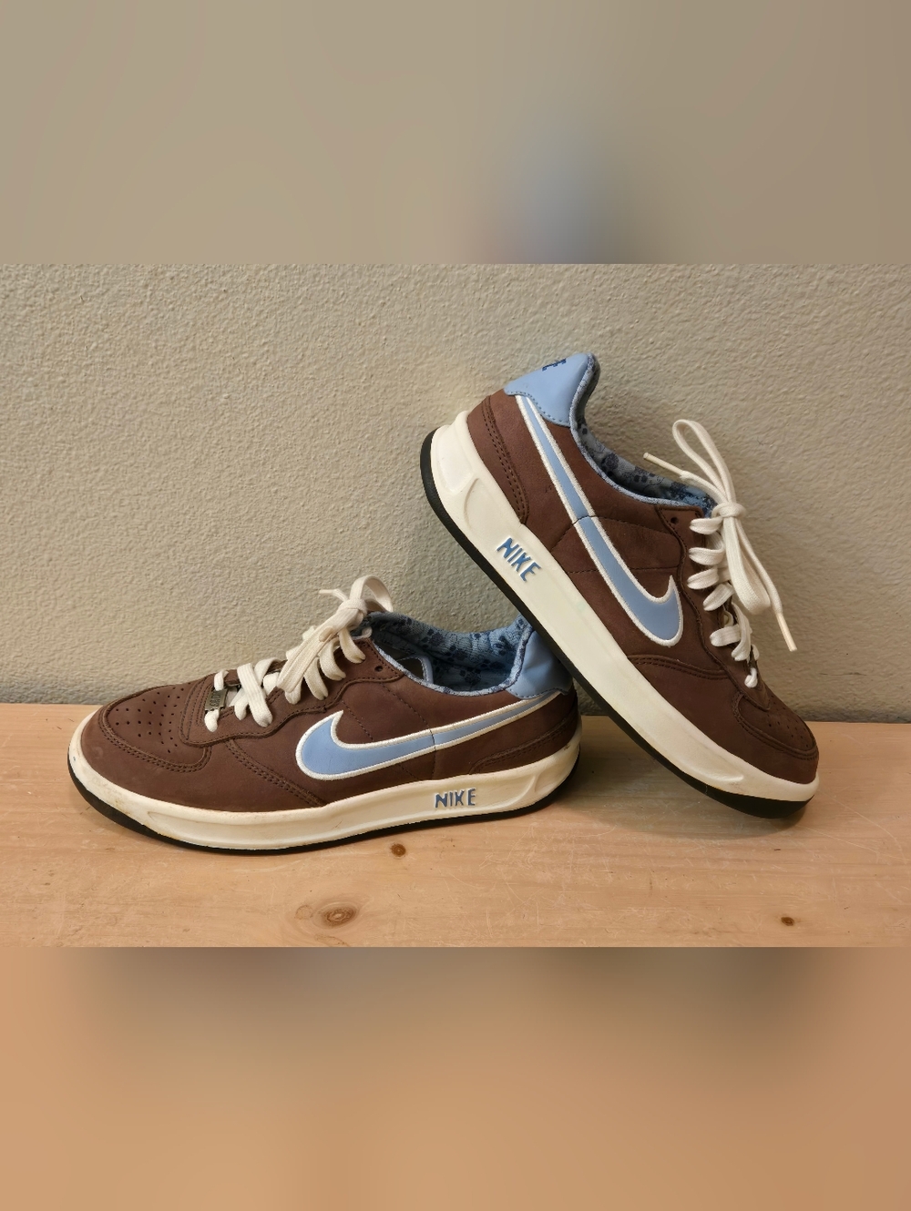 RARE Vintage 2006 ACE '83 Nike Low Top Brown Suede & Blue Sneaker 8 1/2 Women's